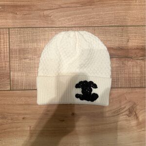 CHANEL White Knit Beanie with Black Logo Accent